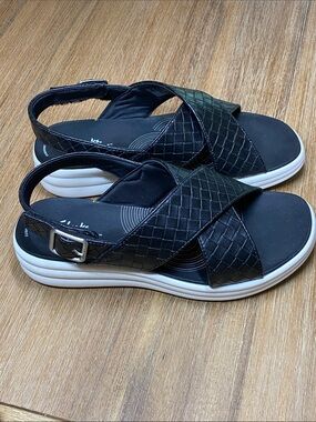 Cloudsteppers by Clarks Black Woven Cross-Strap Slingback Sandals Size 8 wide